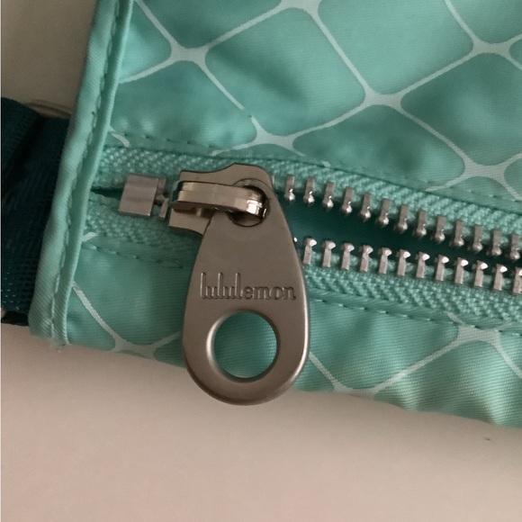 Lululemon | Pooch Bag - Picture 7 of 9